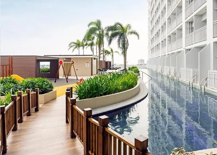 Bay View W/ Balcony, Netflix, 200mb Wi-fi Manila