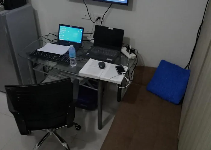 Bay View W/ Balcony, Netflix, 200mb Wi-fi Apartahotel *
